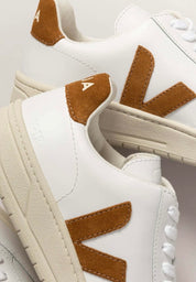 sneaker v-12 extra-white camel