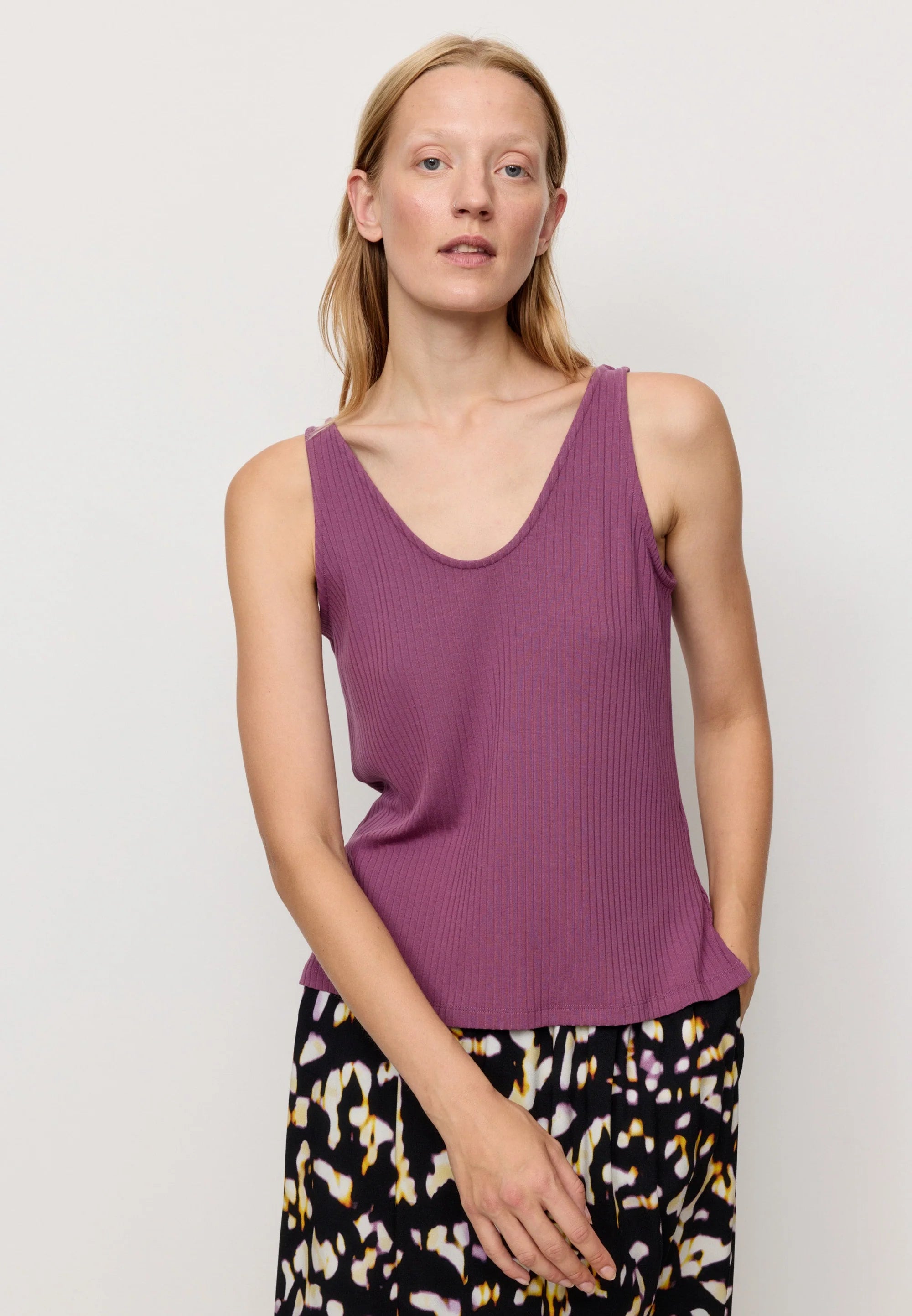 top tonina dark tulip