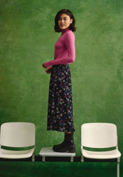 rock holly blossom black