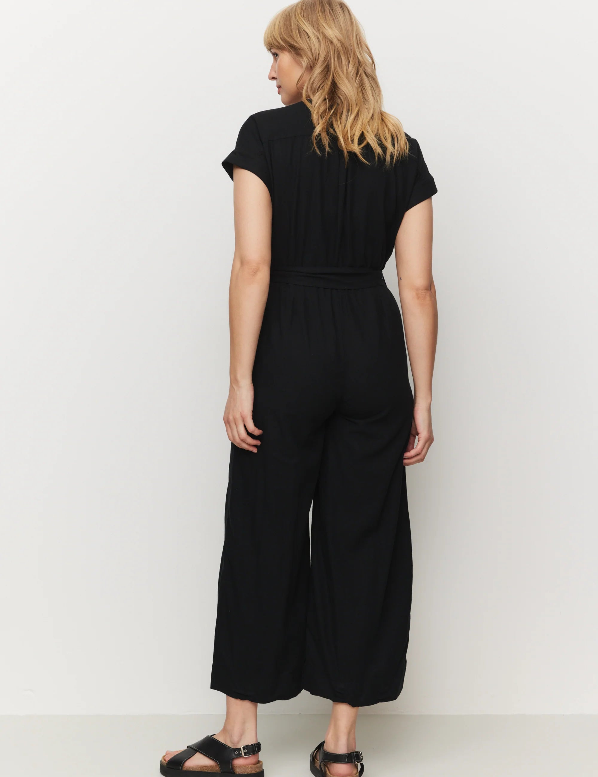 106009-101_3_jpg.webp