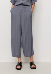 hose mandevilla dove blue