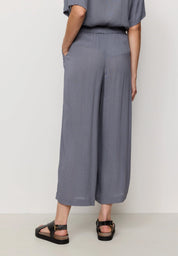 hose mandevilla dove blue