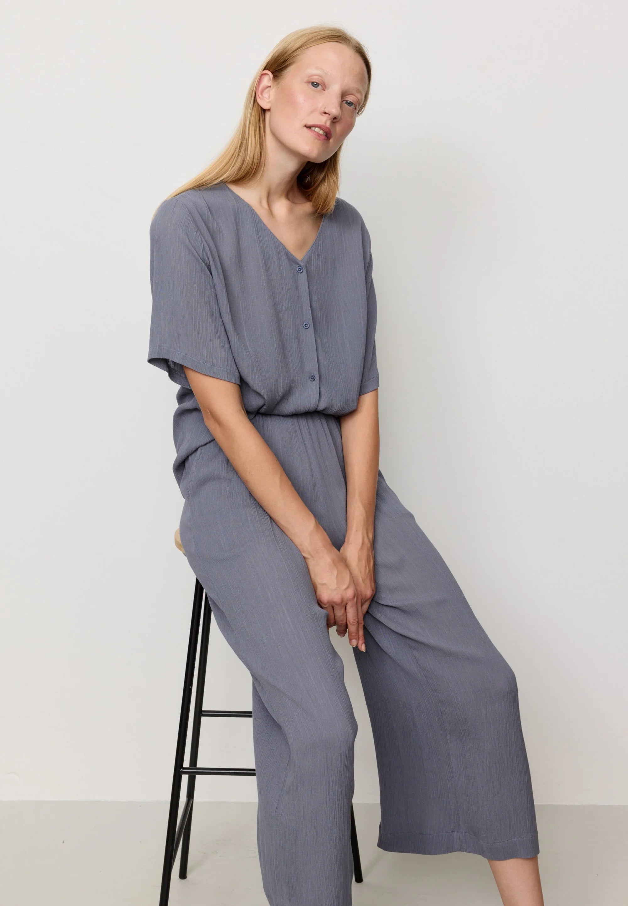 hose mandevilla dove blue