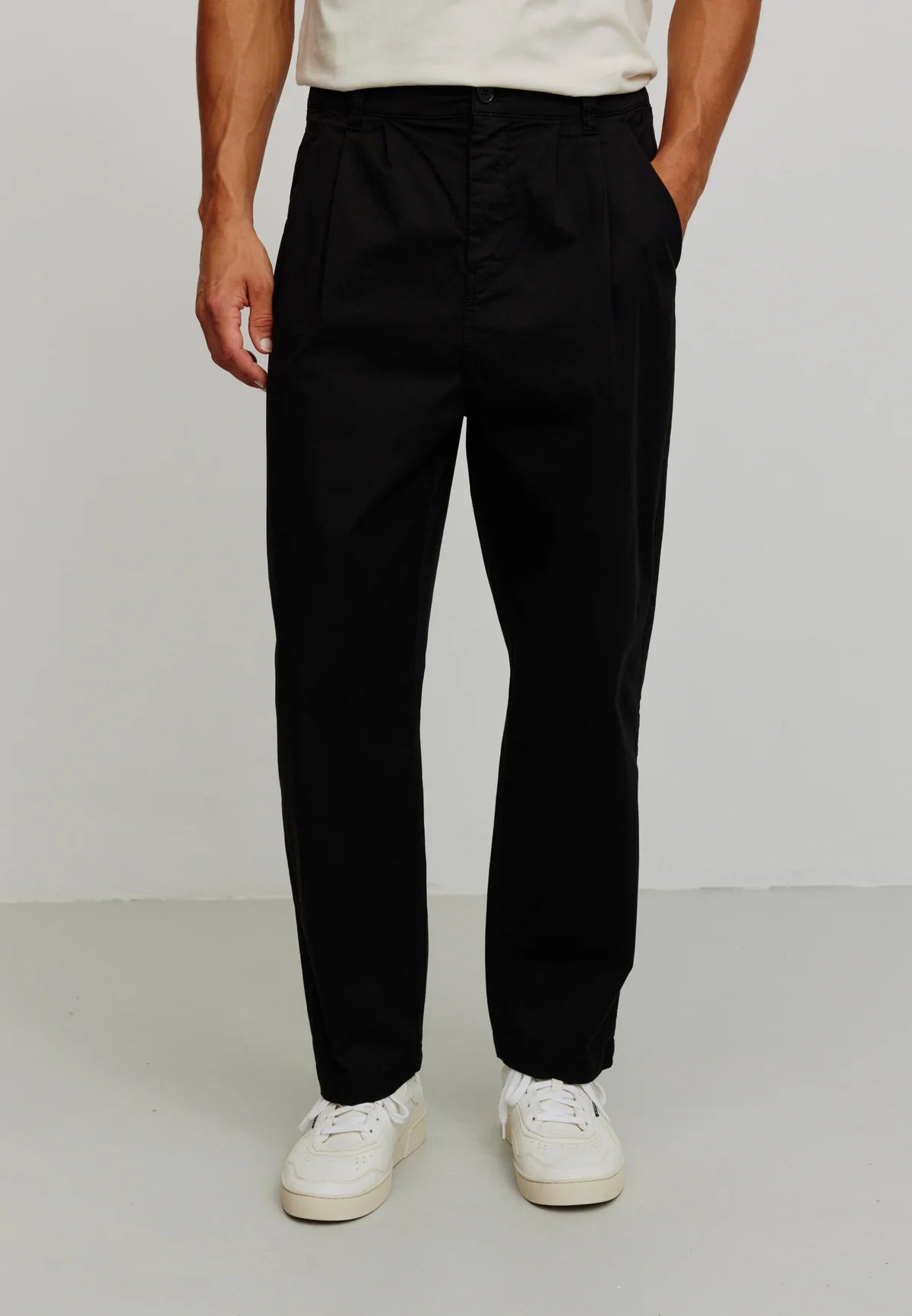 chino catmint black