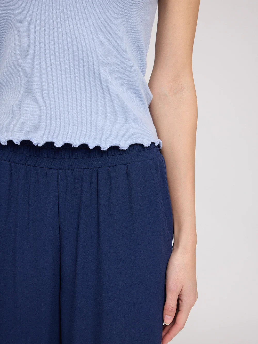 babylock hems t-shirt cloud blue
