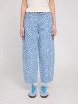 printed barrel leg denim pants light blue wash/printed