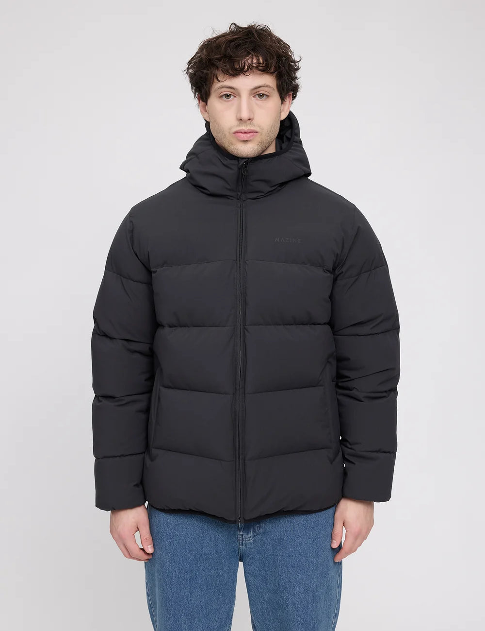 26301450_puffer-jacket_black_03_1000x_jpg.webp