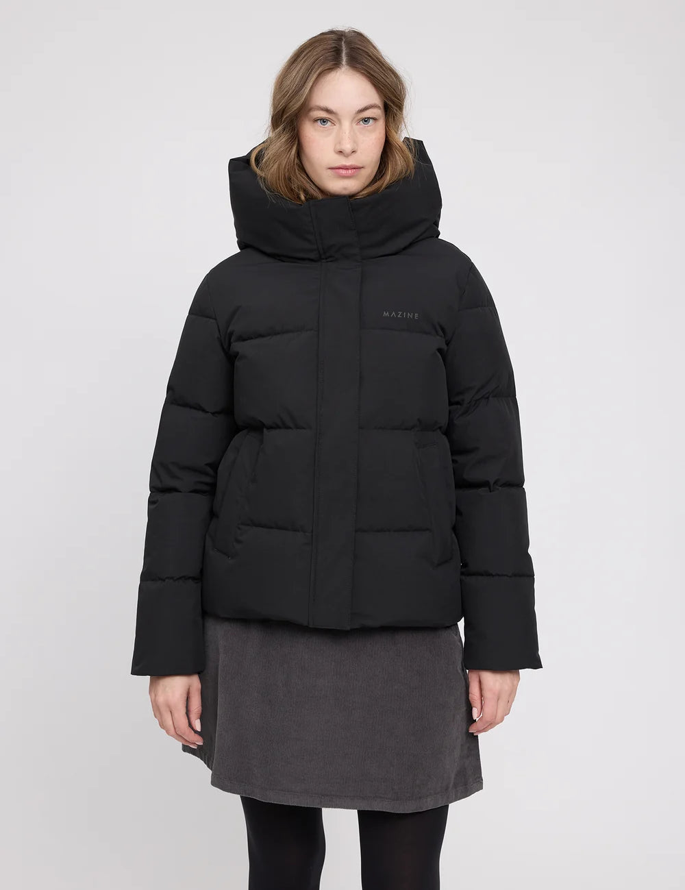 26331451_basic-puffer-jacket_black_03_1000x_jpg.webp