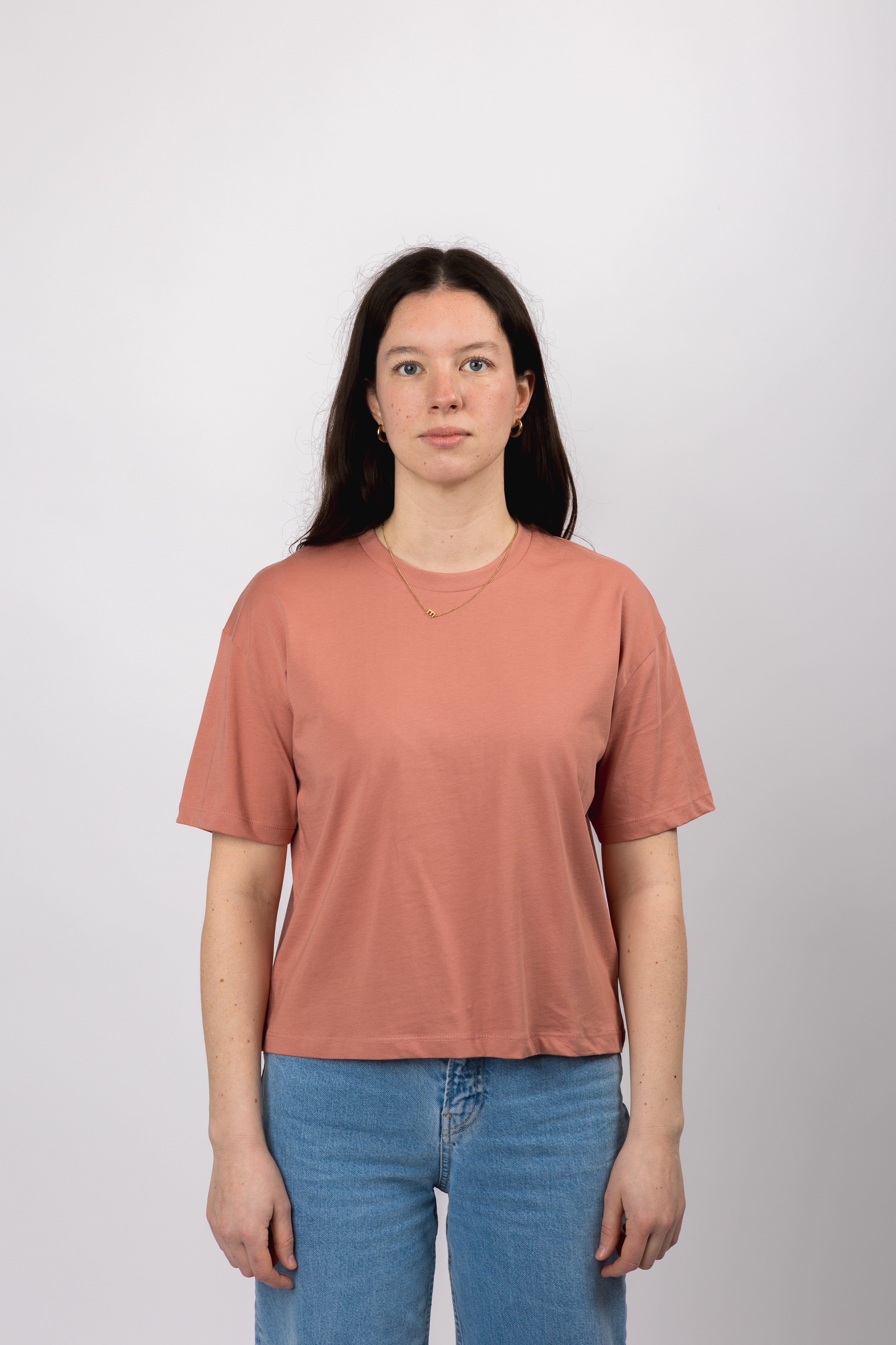 boxy organic crop tee tabasco red