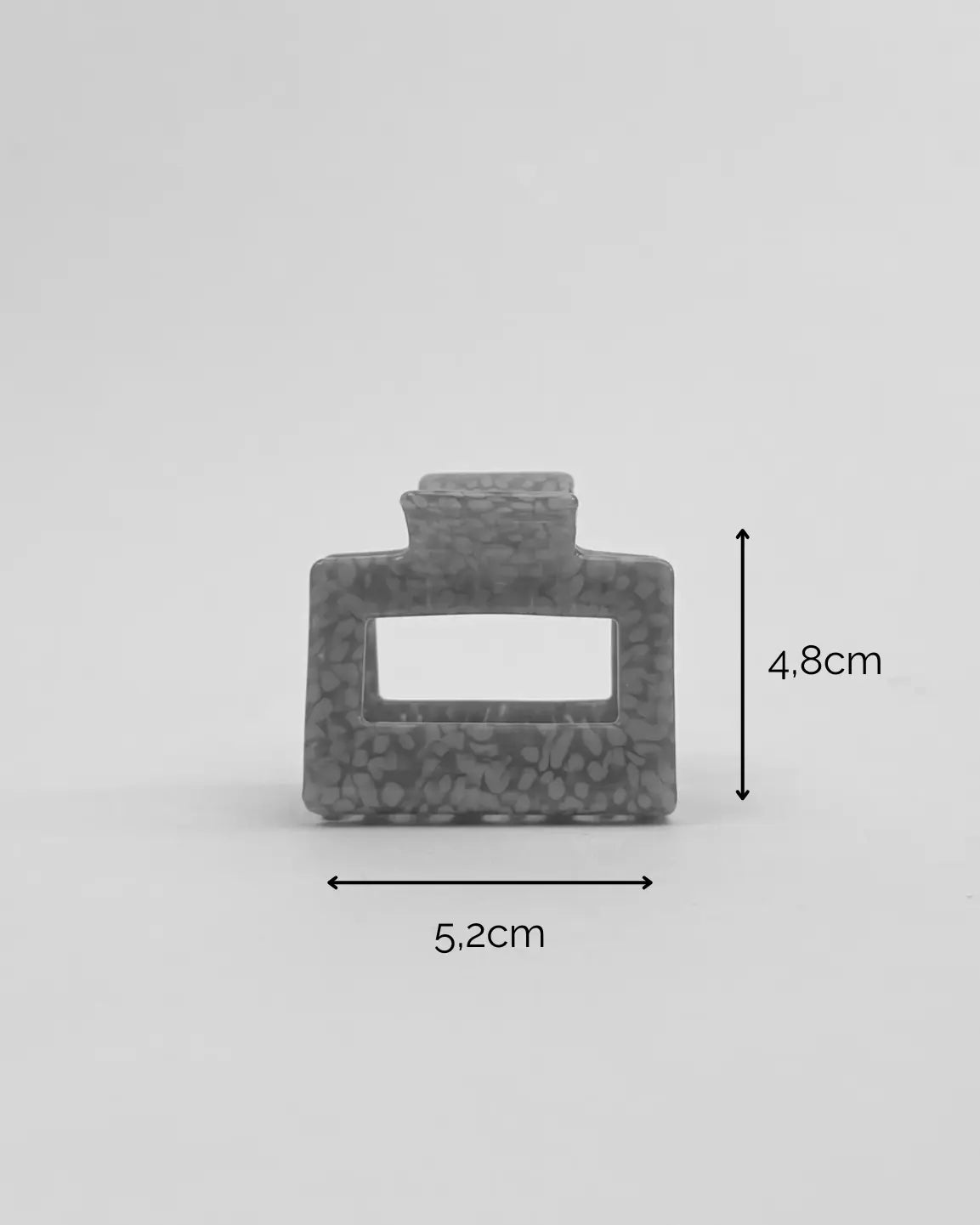 spange square medium check black white