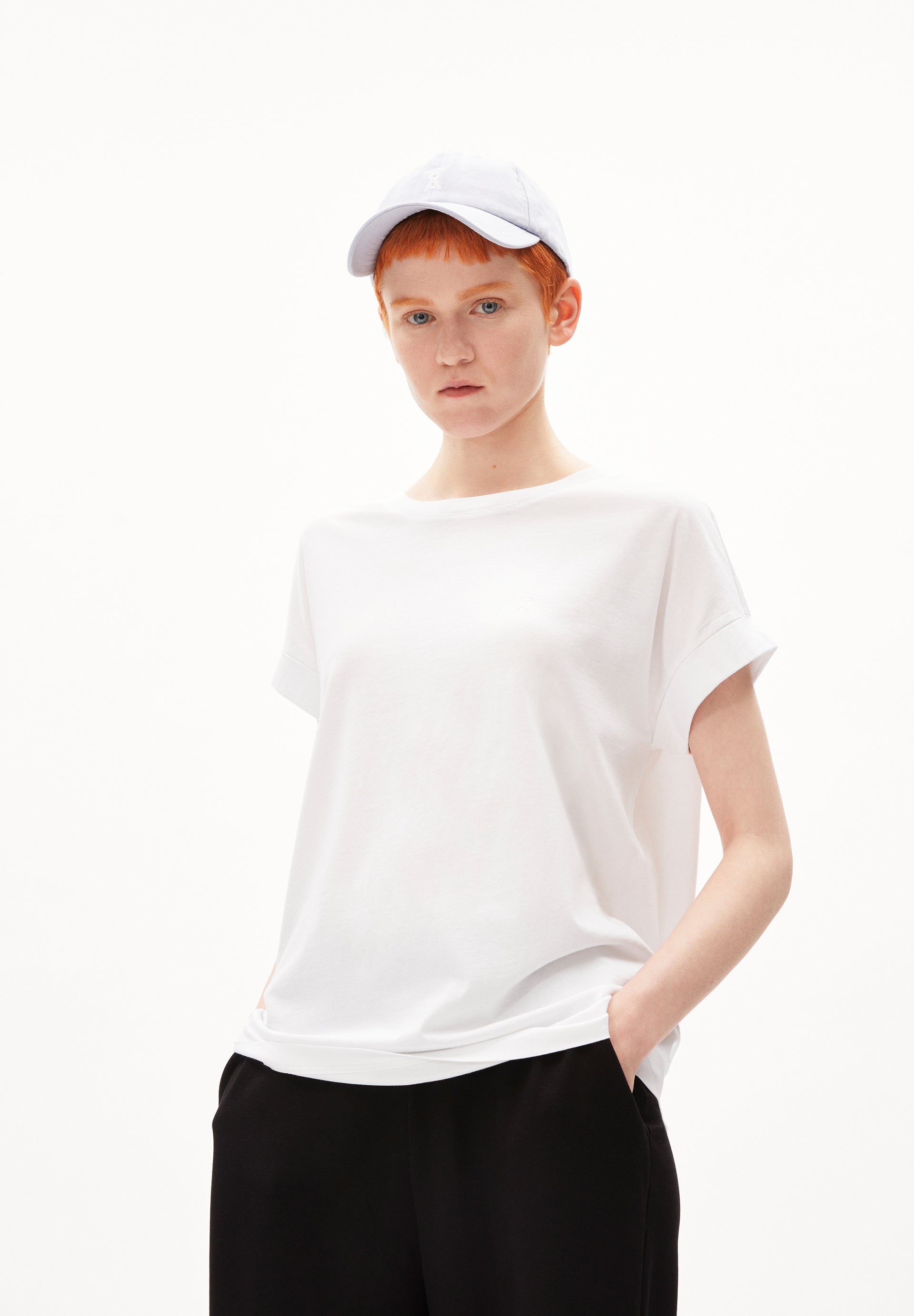 t-shirt idaara white