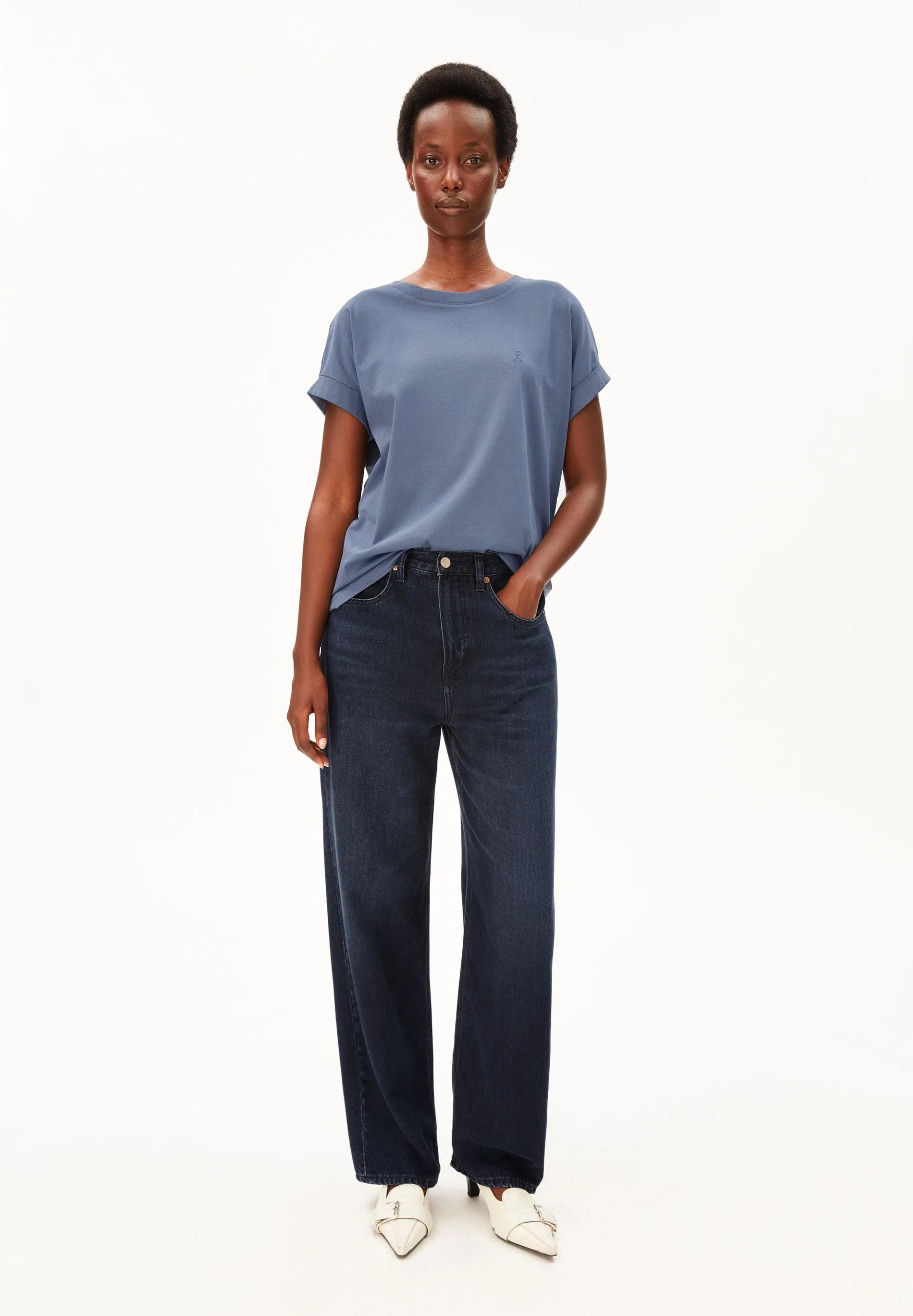 idaara t-shirt dusty moon