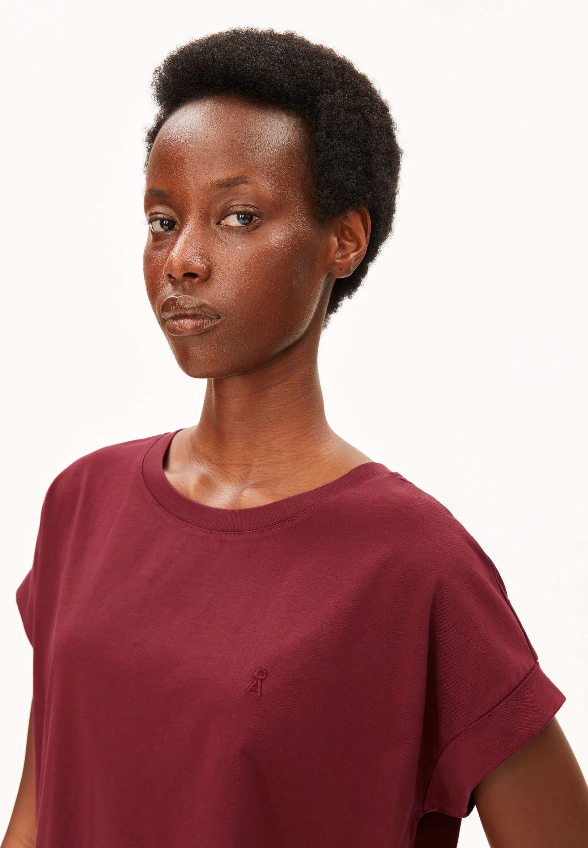 idaara t-shirt velvet red