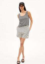 top minaami lita black-oatmilk