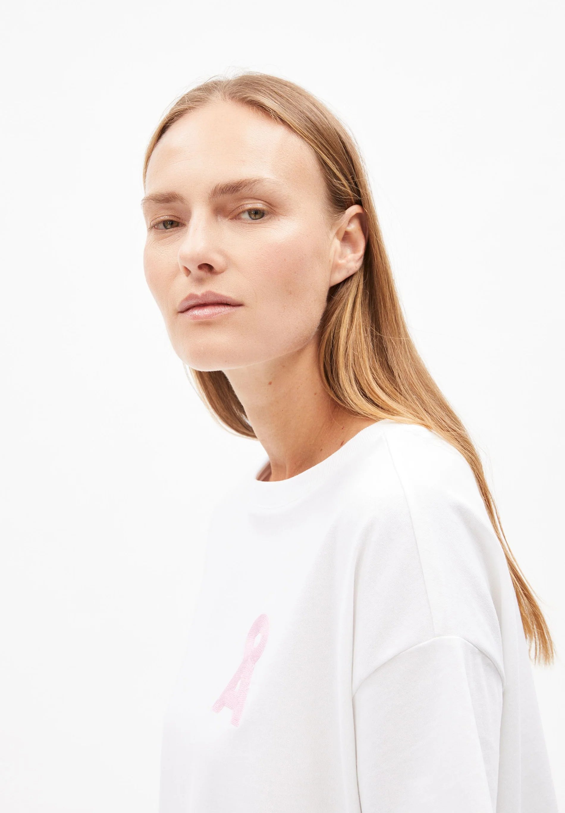 t-shirt albertaraa white