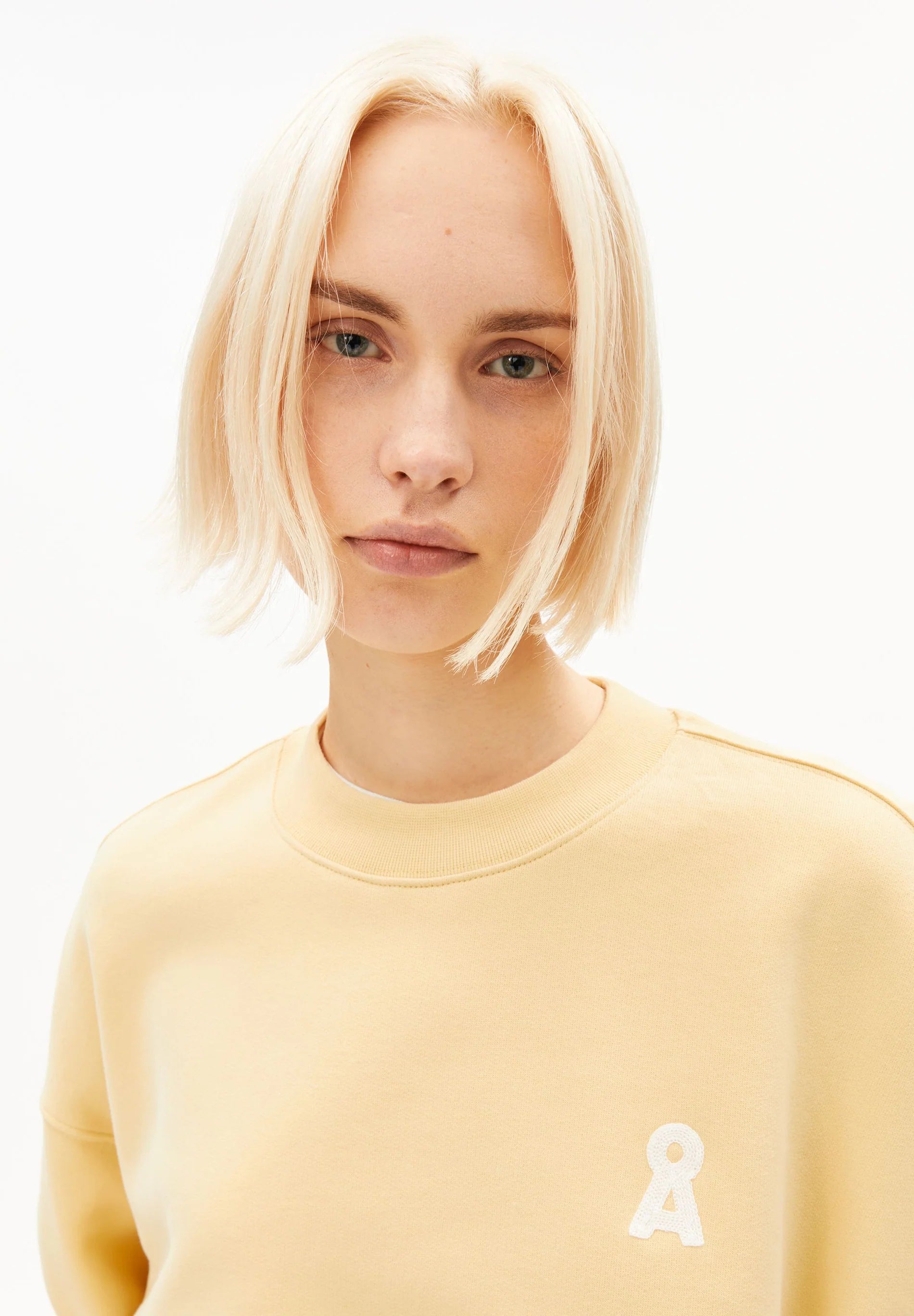 iconic Å alizaa sweat golden hay