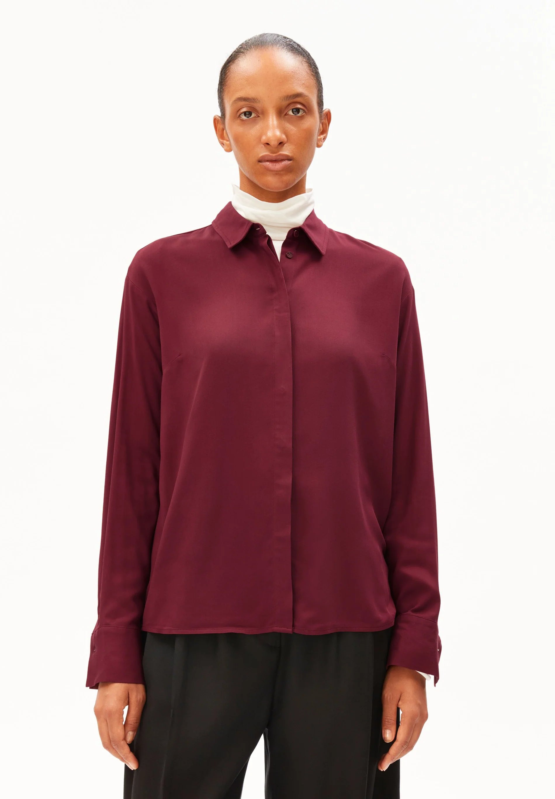 larisaana longsleeve blouse velvet red