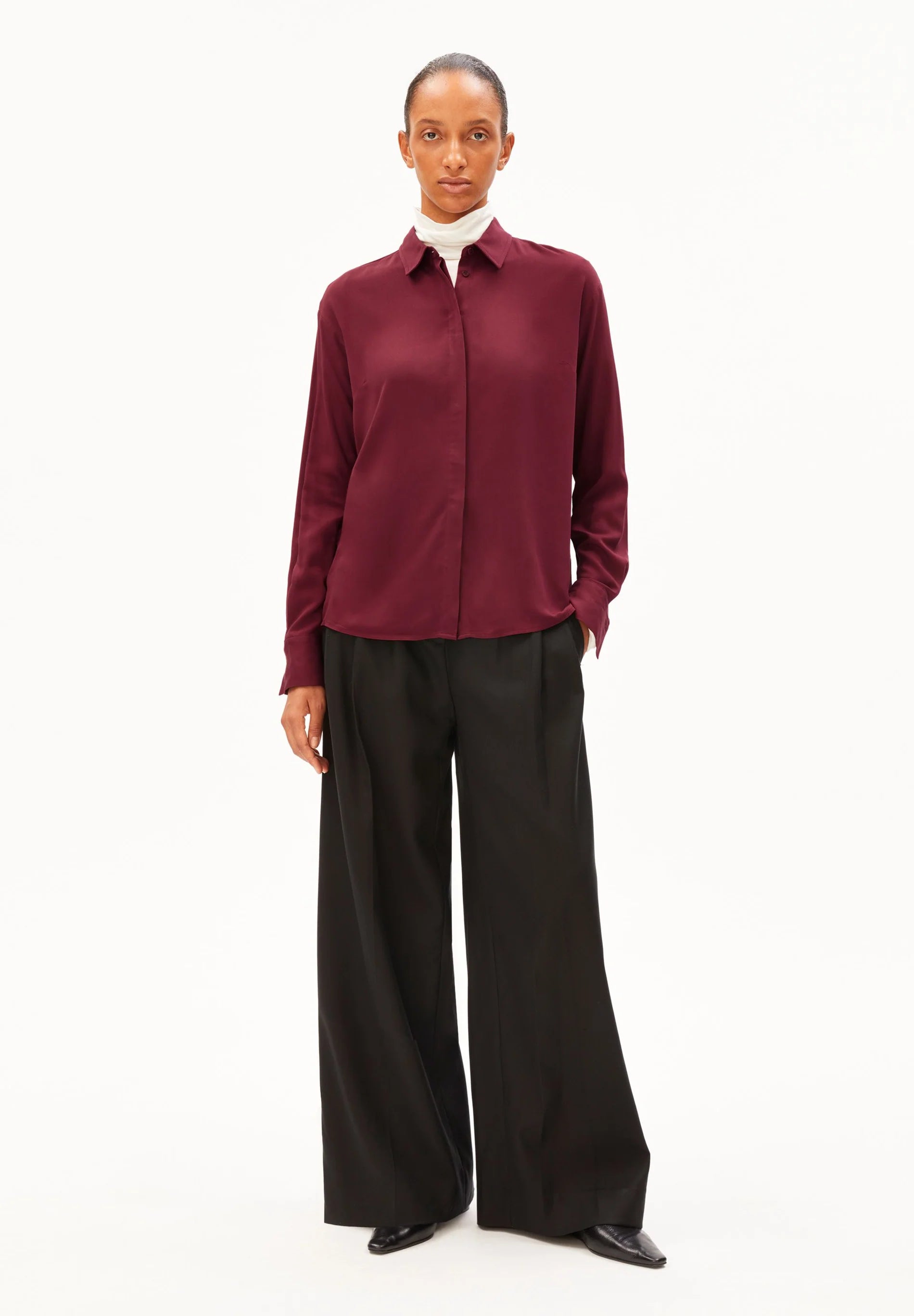 larisaana longsleeve blouse velvet red