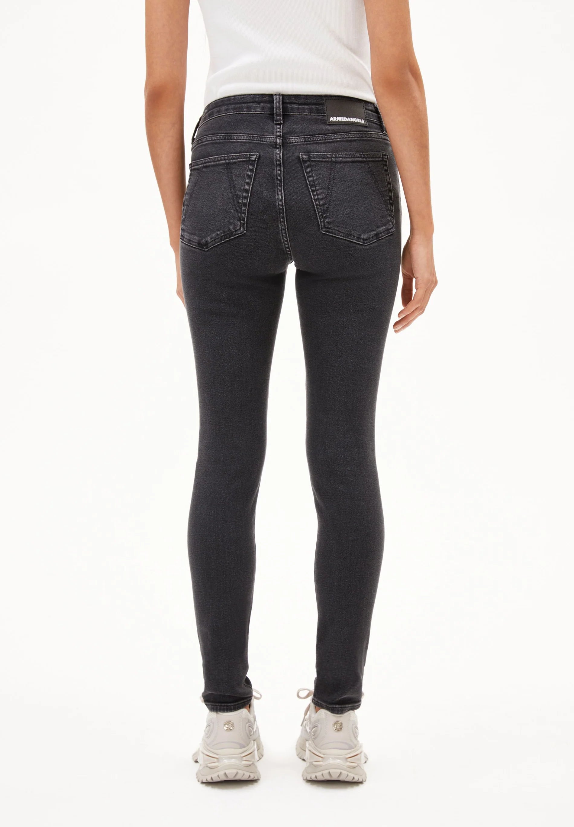jeans tillaa true black washed