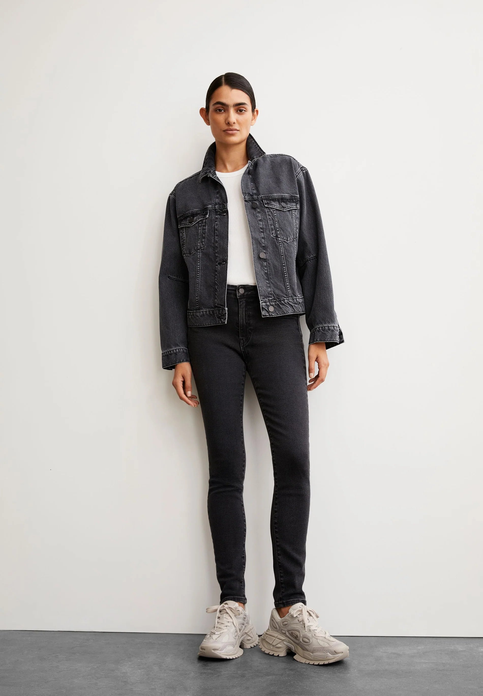 jeans tillaa true black washed