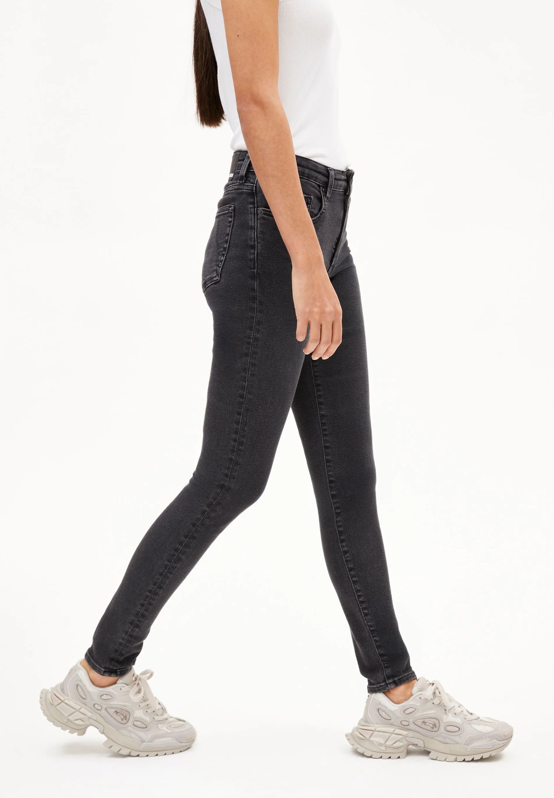 jeans tillaa true black washed