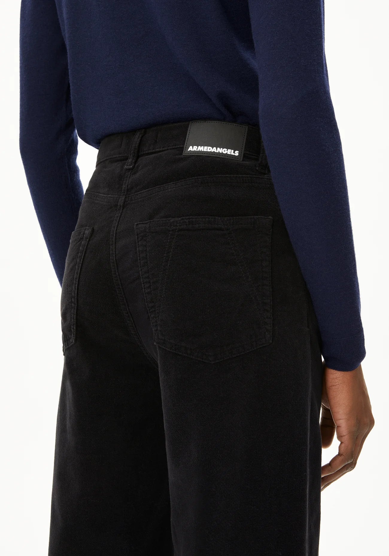 hose enijaa velvet black