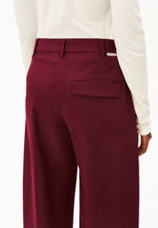barrel leg twill pant velvet red
