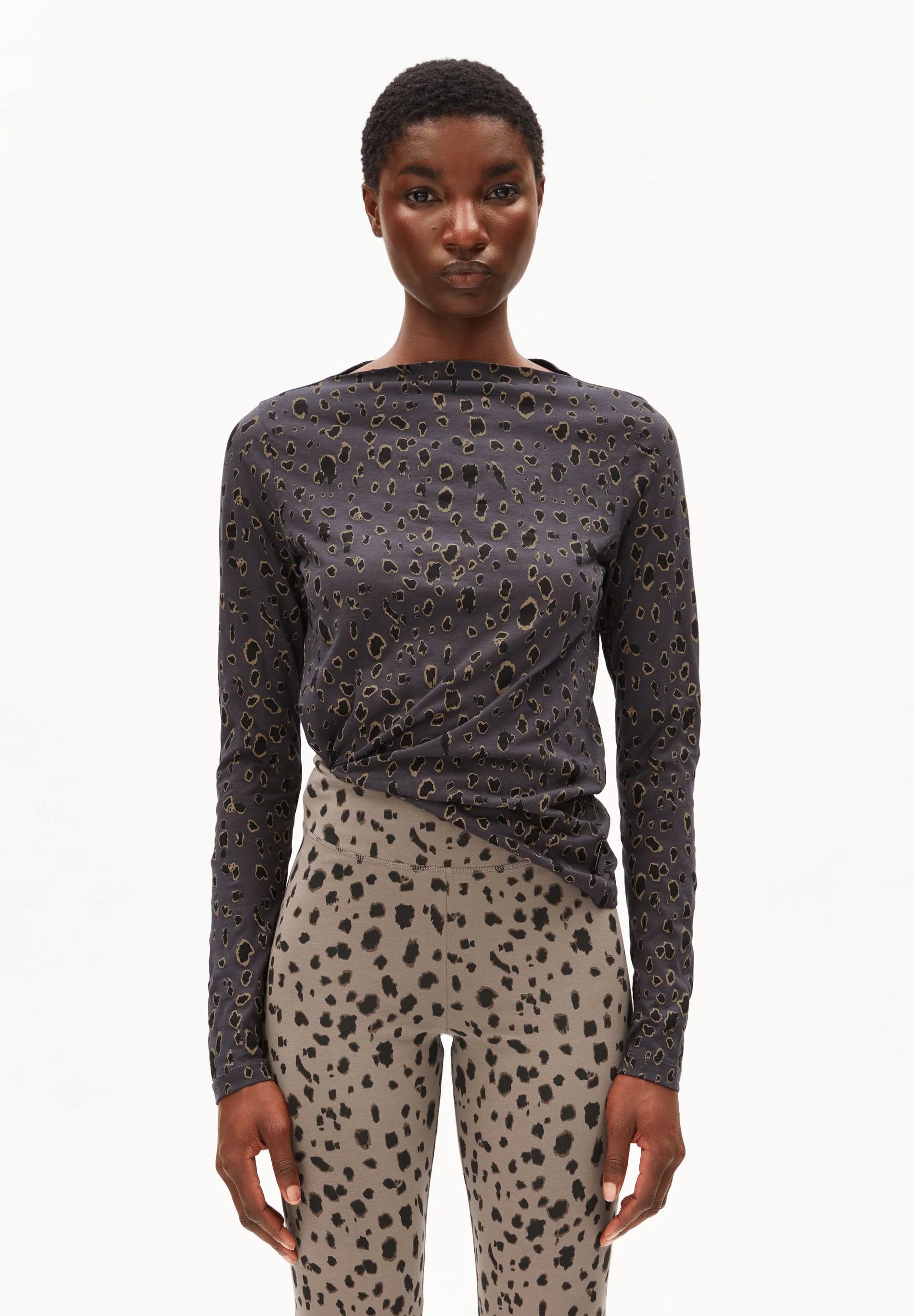 leo longsleeve dark steel