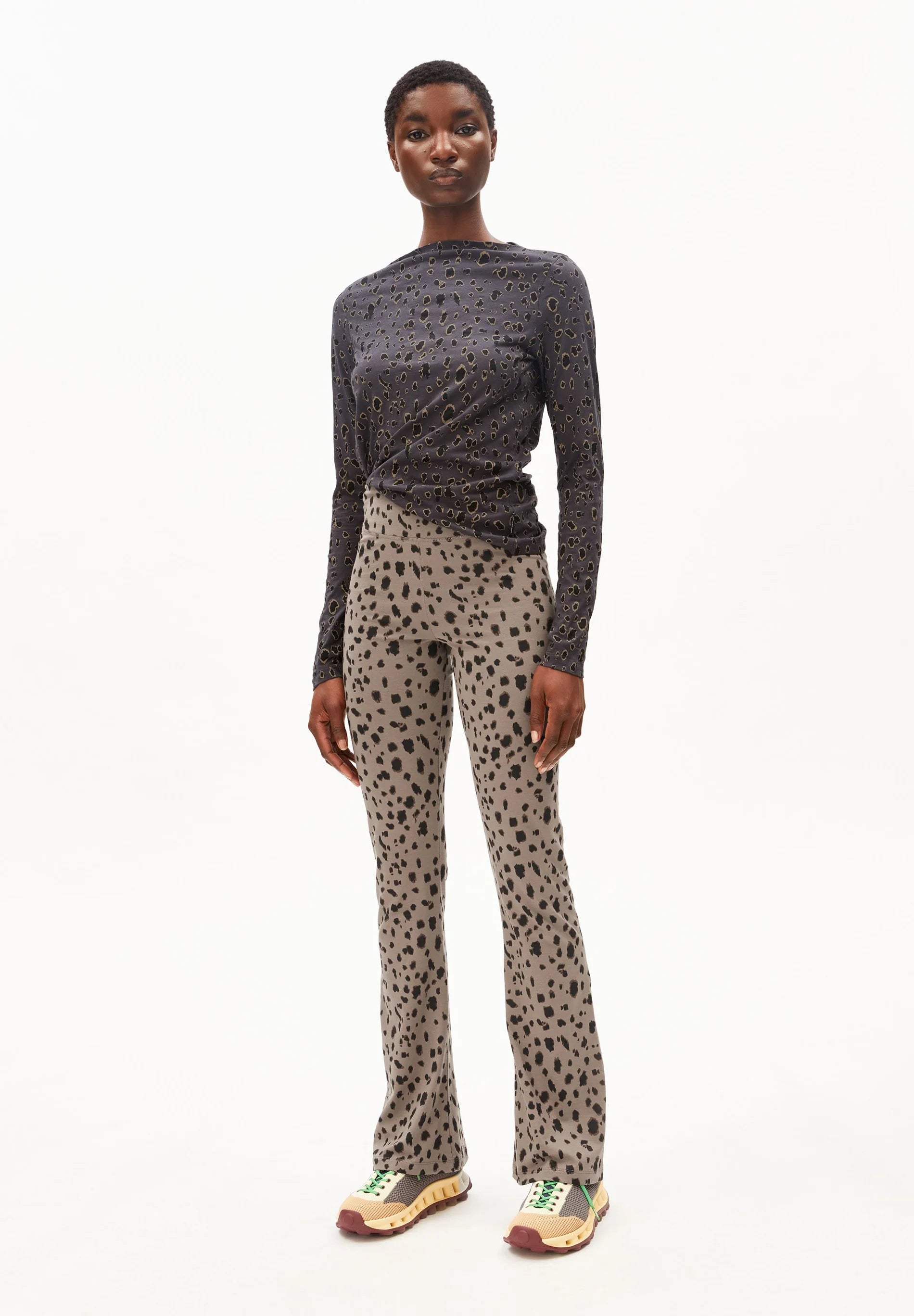 leo longsleeve dark steel