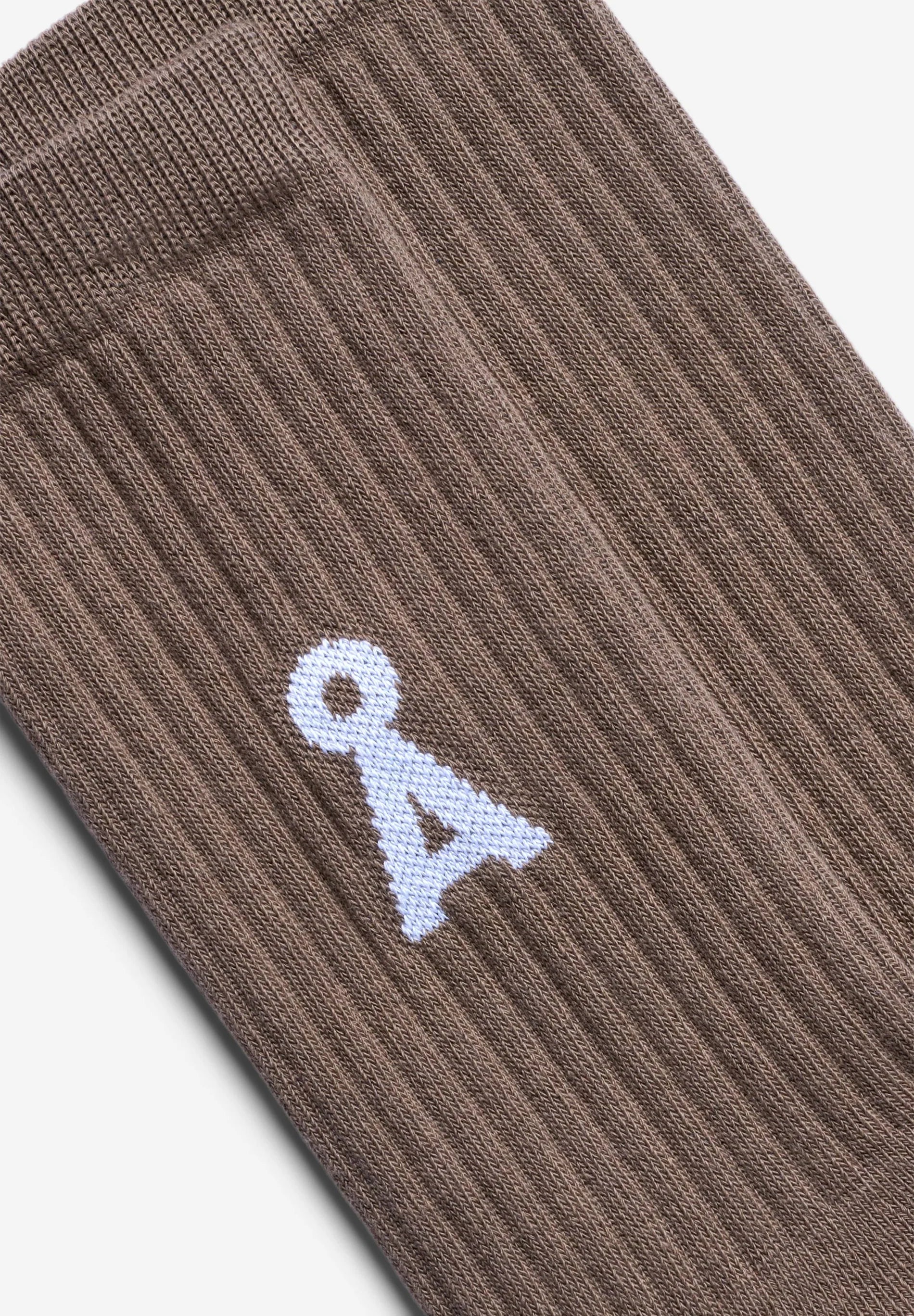 saamus bold socks w walnut cream