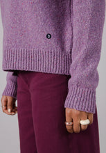 Laden Sie das Bild in den Galerie-Viewer, perkins cropped sweater grape