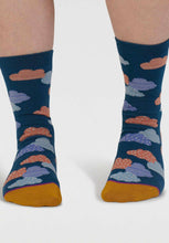 Laden Sie das Bild in den Galerie-Viewer, oriane weather socks chambray blue