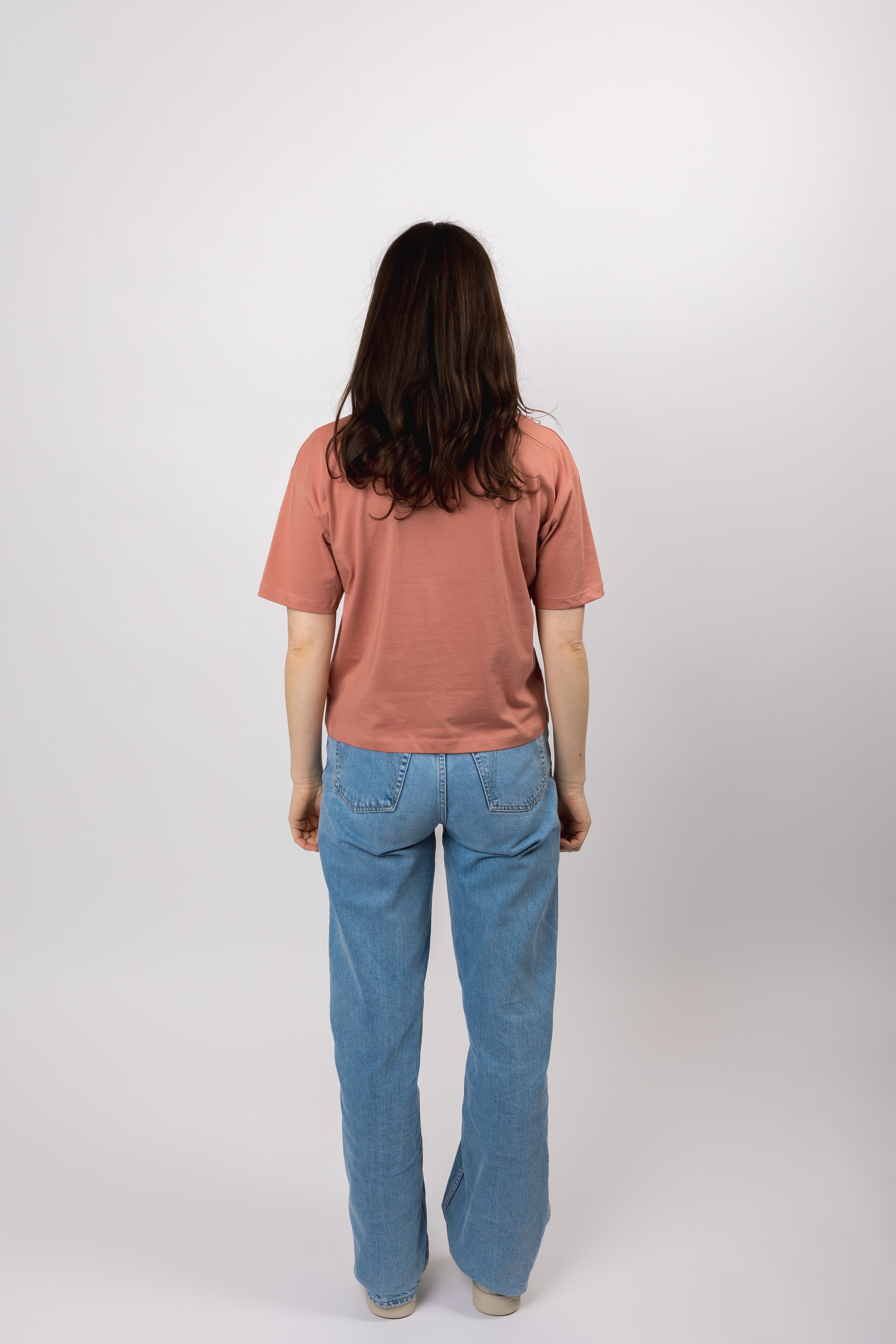 boxy organic crop tee tabasco red