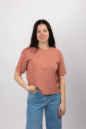 boxy organic crop tee tabasco red
