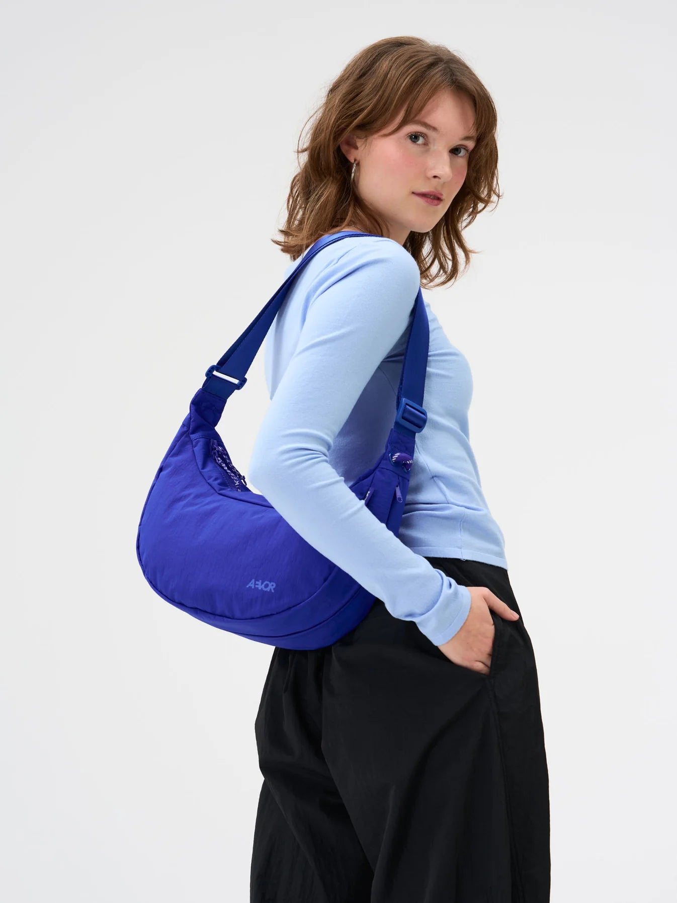 tasche sling bag electric blue