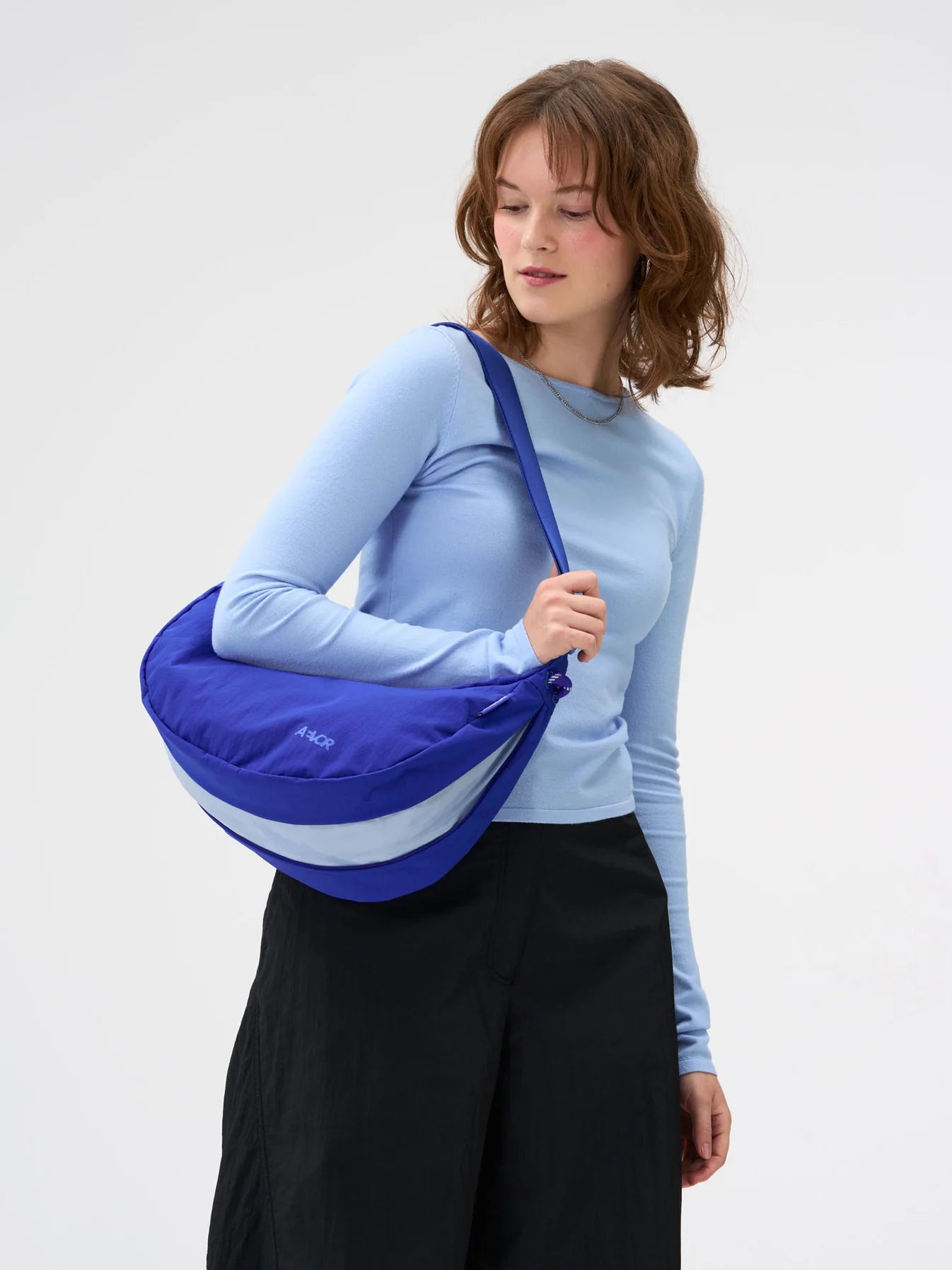 tasche sling bag electric blue
