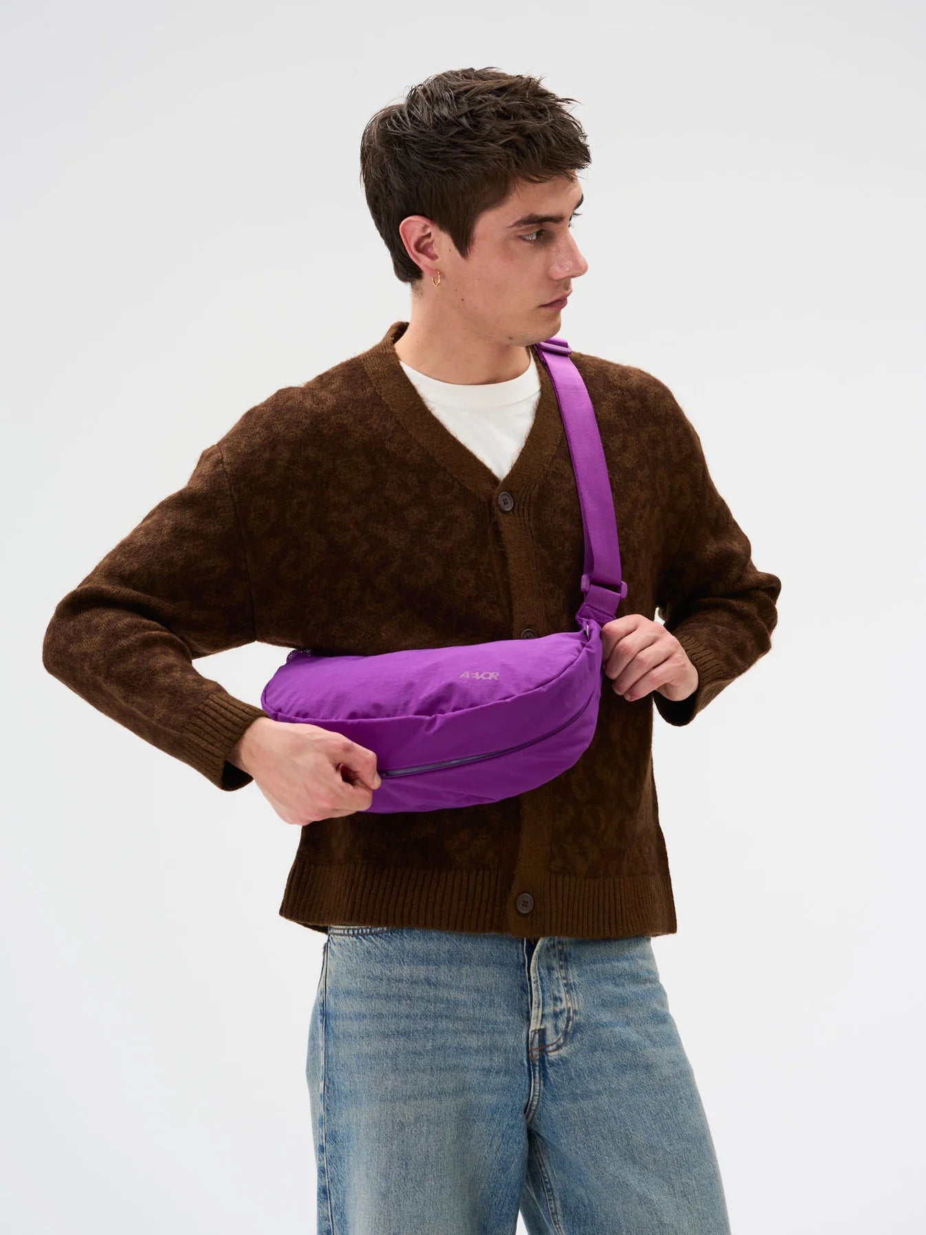 tasche sling bag electric fuchsia