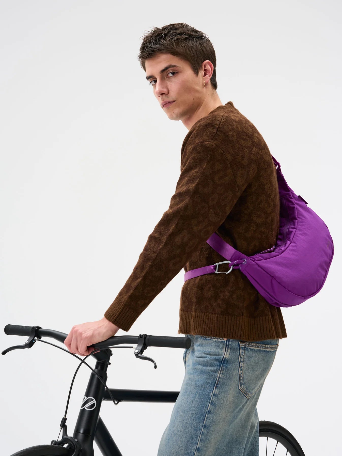 tasche sling bag electric fuchsia