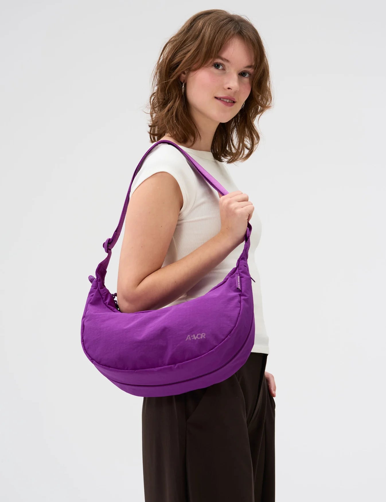 AVR-BLW-001-40146-AEVOR-Sling-Bag-Electric-Fuchsia-54_1346x_jpg.webp