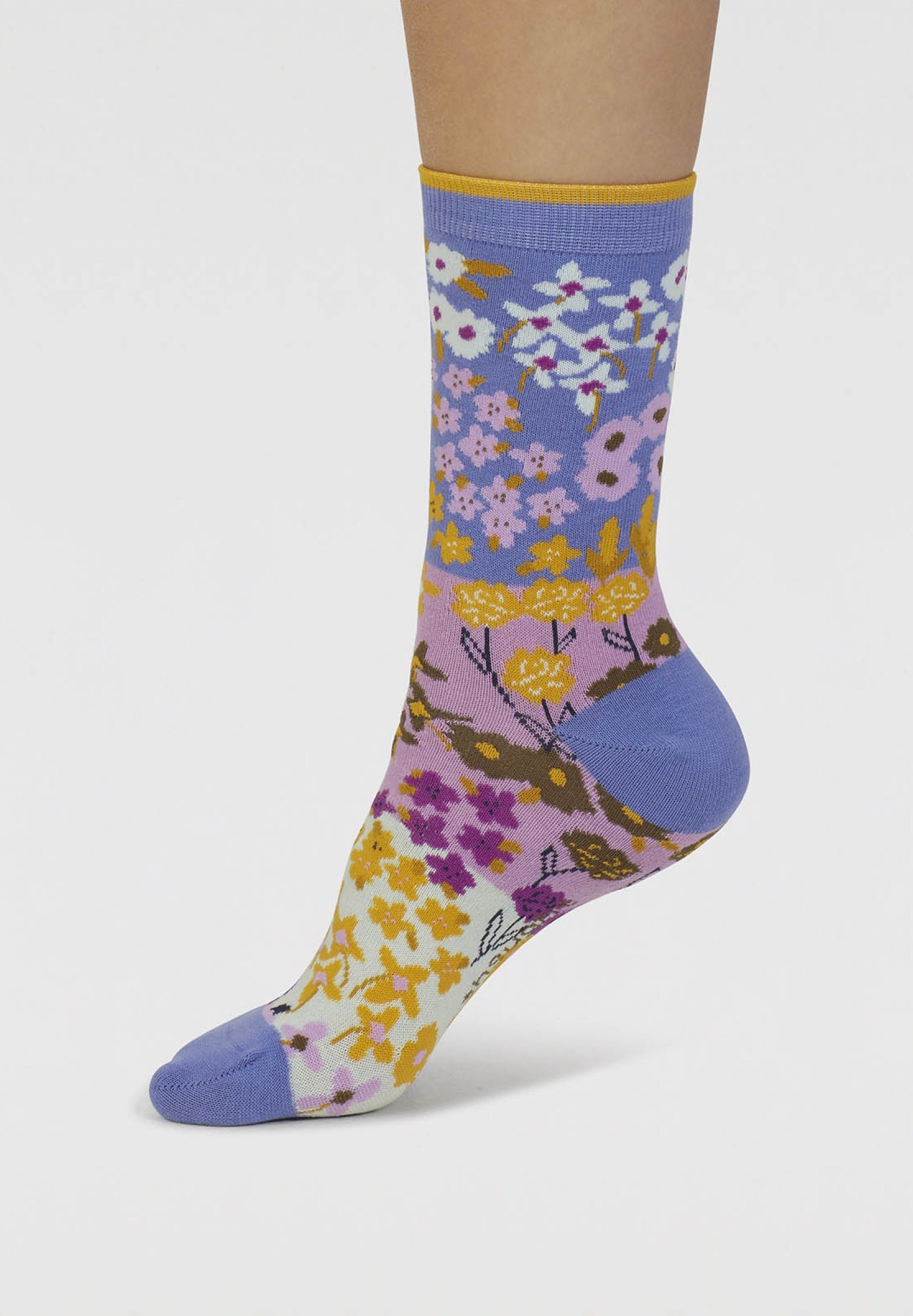 marguerite floral socks light sapphire blue