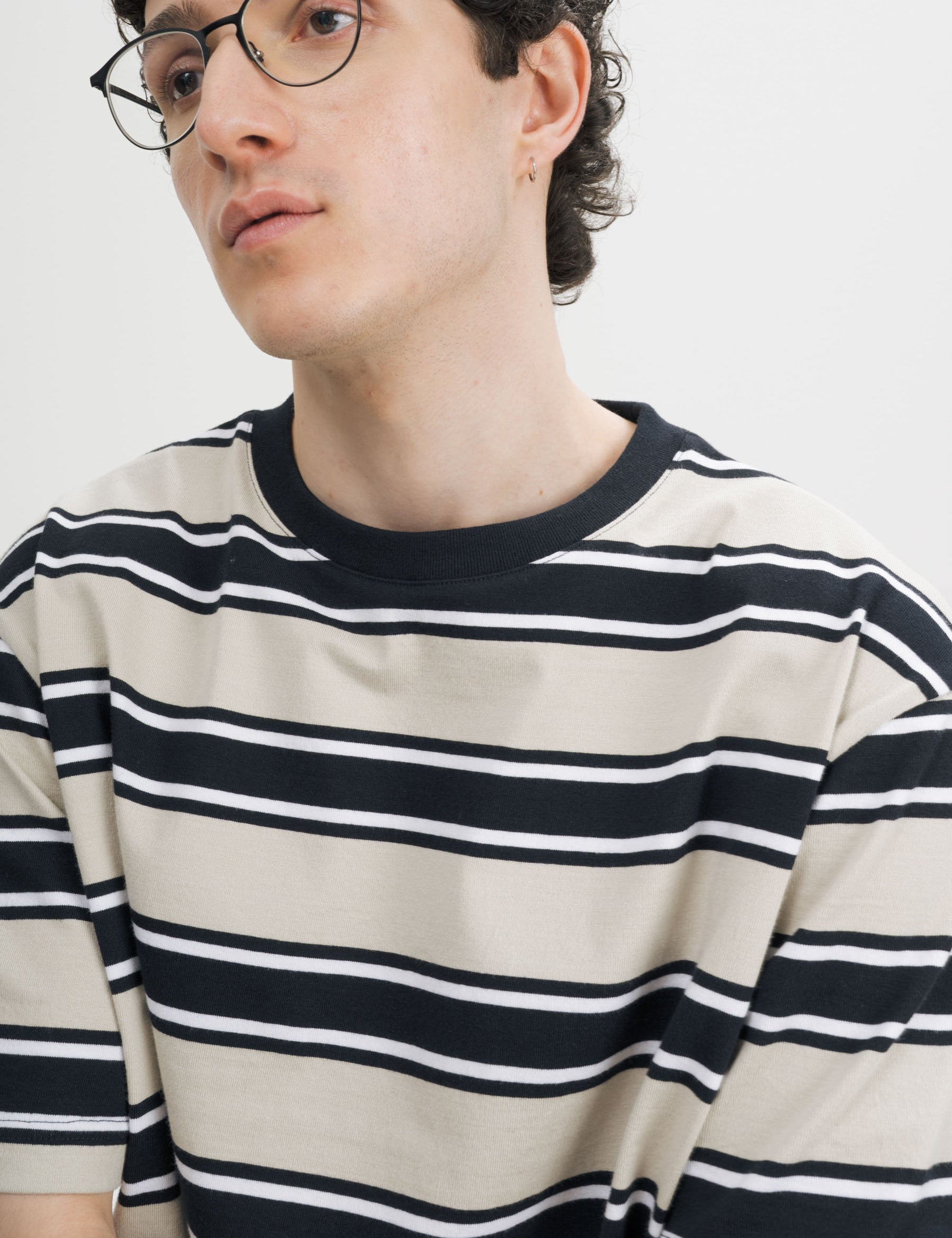 Bhajan_oversized-t-shirt-heavy_navy_birch-stripes_04.jpg