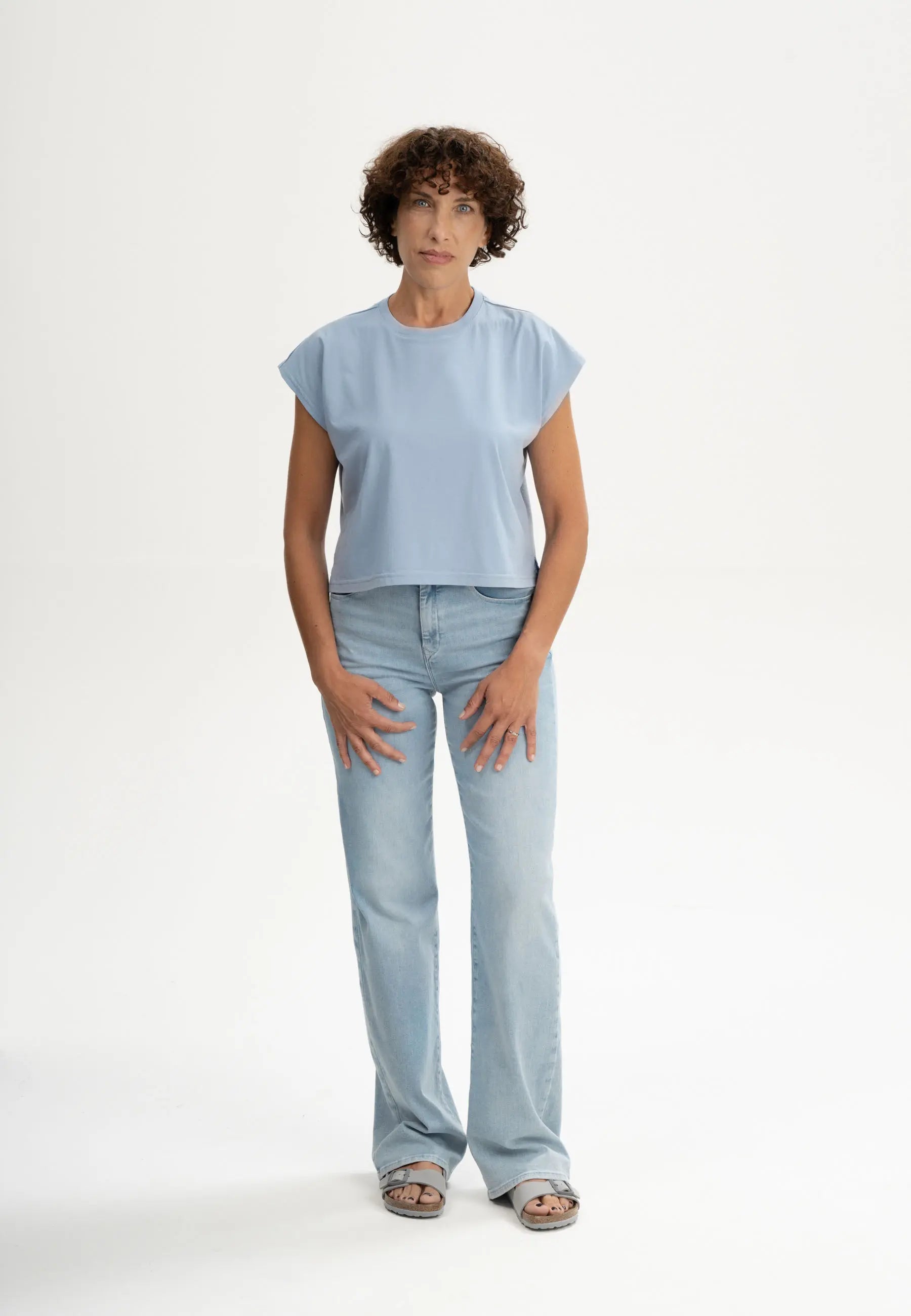 cropped t-shirt bhamini zartes blau