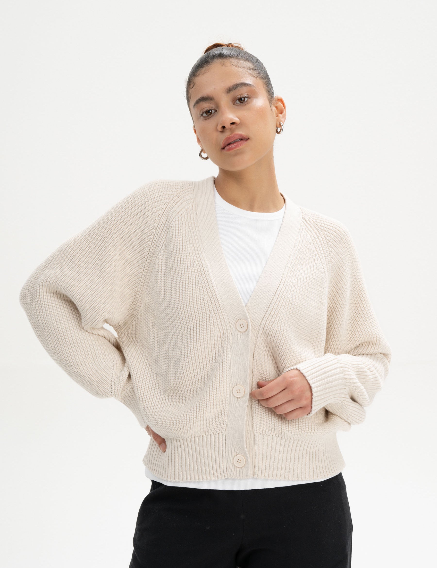 Bhuma_Rib-Knit-Cardigan_cream-blend_01.jpg