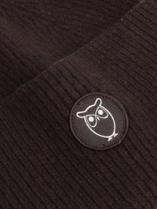 wool badge beanie chocolate torte
