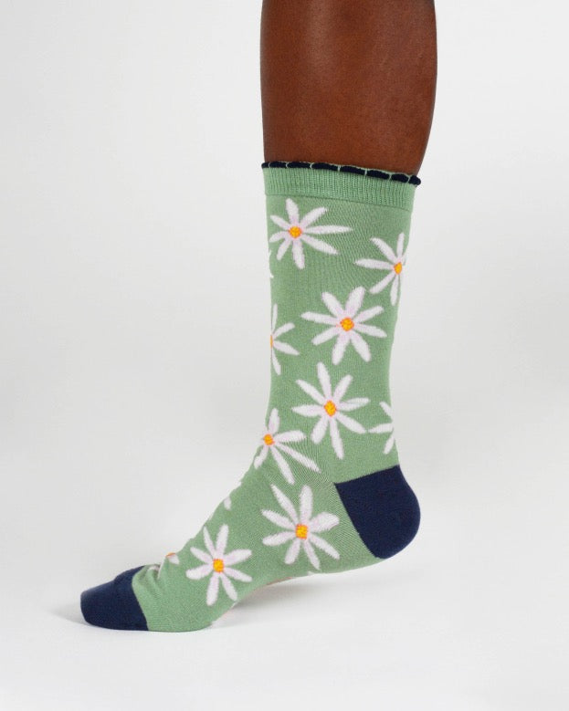 birth flower bamboo socks daisy