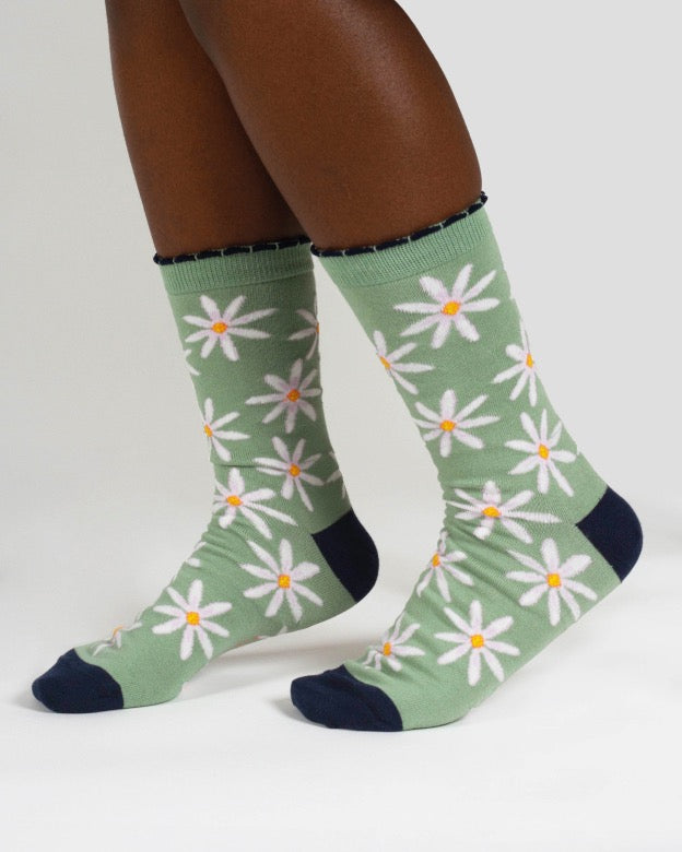 birth flower bamboo socks daisy