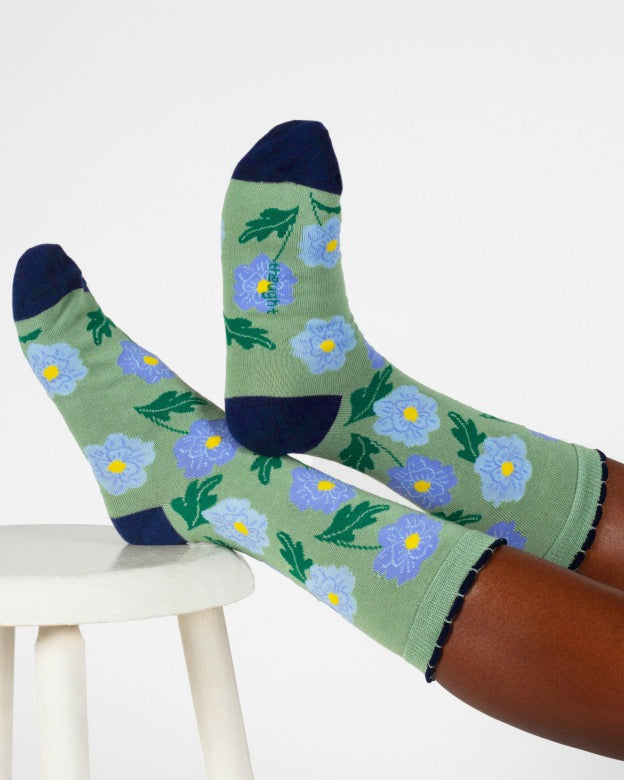 birth flower bamboo socks chrysanthemum