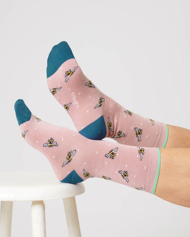 womens bee bamboo socks petal pink