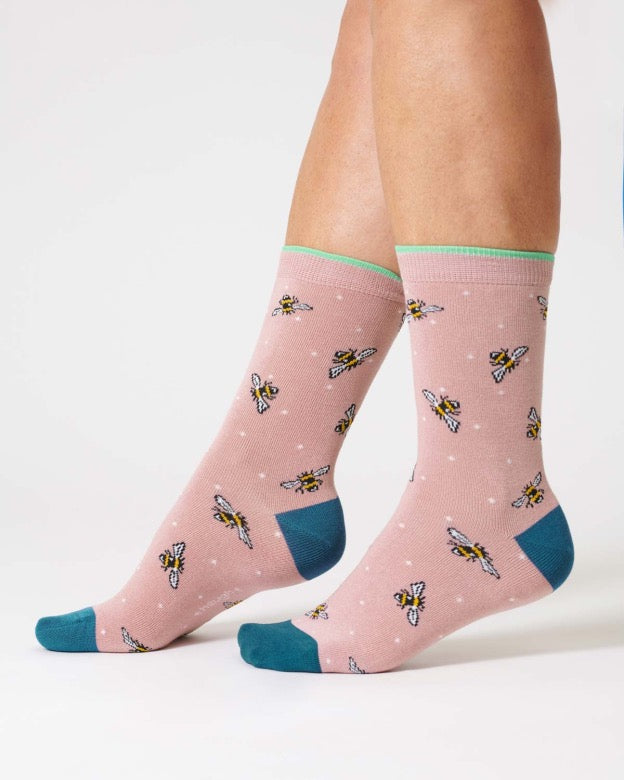 womens bee bamboo socks petal pink