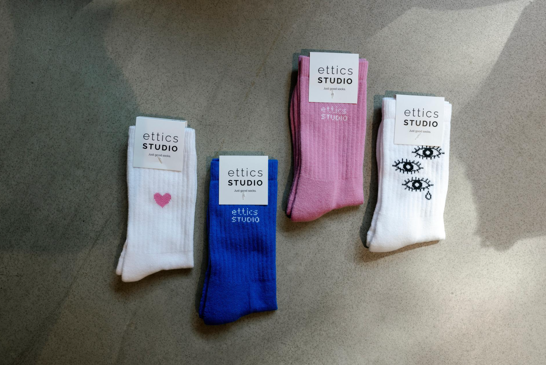 sock logo blau